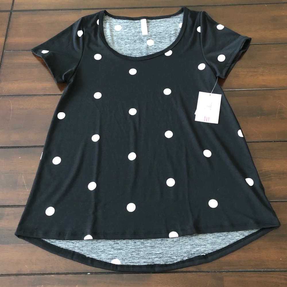 NWT Lularoe Classic T-shirt
